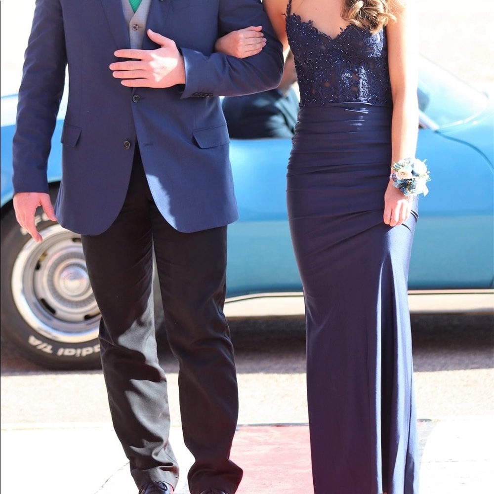 La Femme size 2 Navy prom dress.